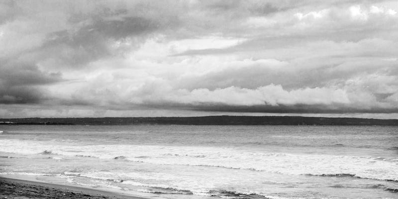 如何拍摄明亮生动的美食图片：专业摄影师的布景、摆盘与用光全流程