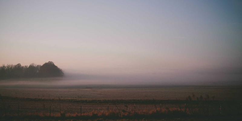 摄影师必学：巧用反光板与柔光箱打造明亮柔和的棚拍图片素材
