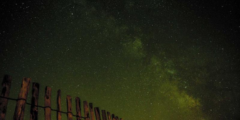 明图片77：解锁高清创意素材库，提升视觉内容创作效率