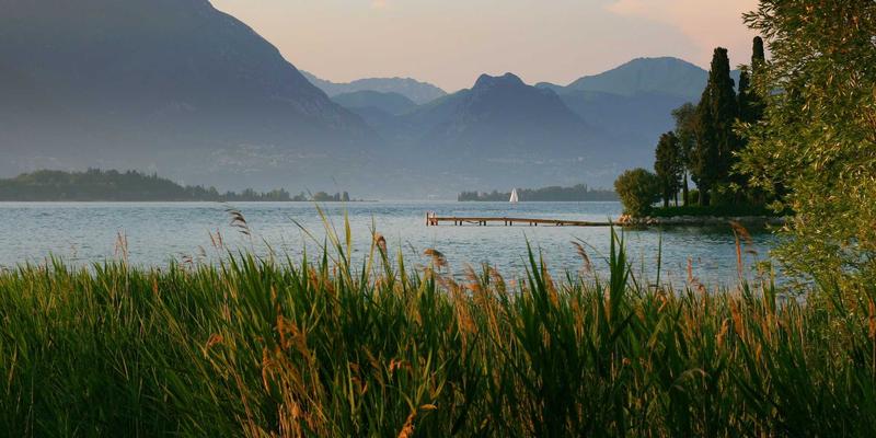 明图片风格产品图拍摄攻略：巧用反光板打造波西米亚风高清大片